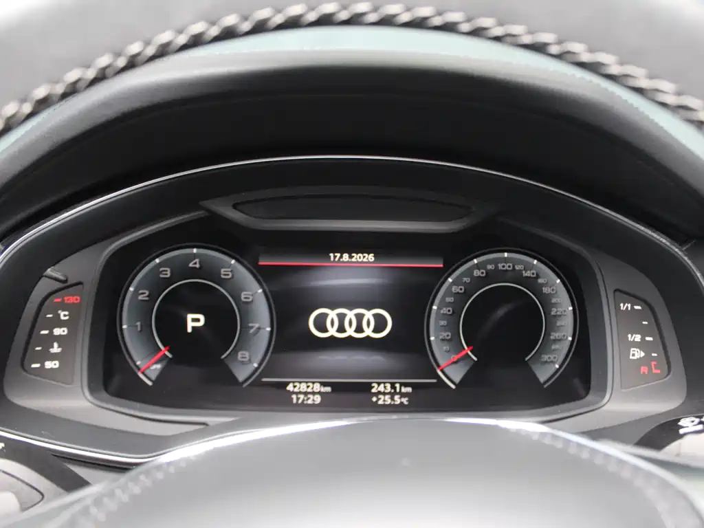 Audi A6L фото 9