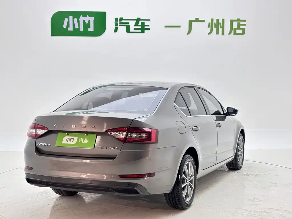 Skoda Octavia фото 6