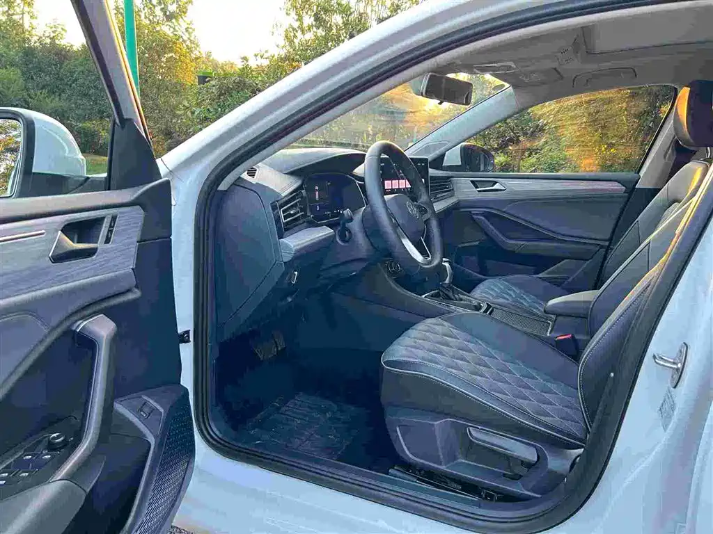 Volkswagen Sagitar фото 6