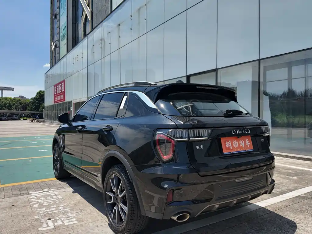 Lynk & Co 01 фото 6