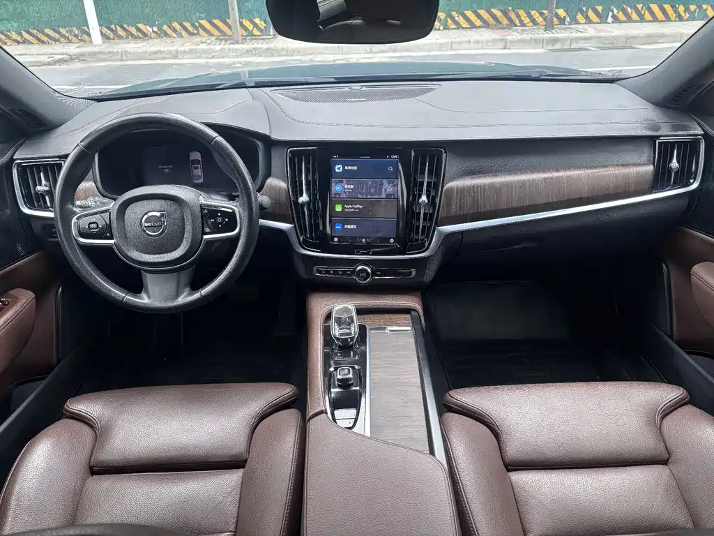 Volvo S90 фото 5
