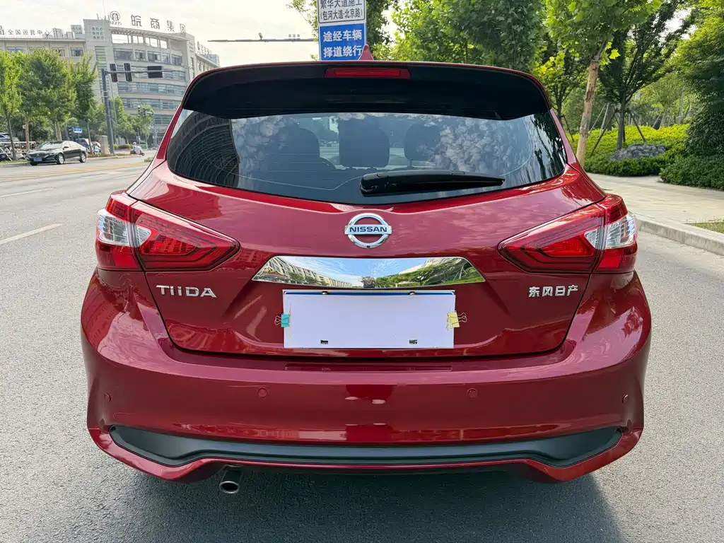 Nissan TIIDA фото 5