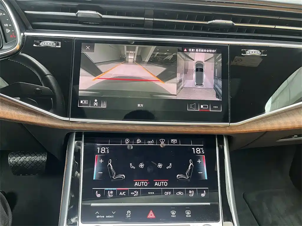 Audi Q7 фото 12