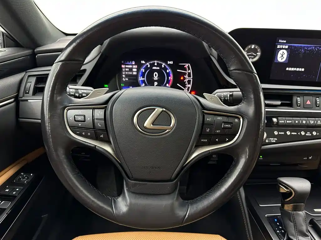 Lexus ES фото 10