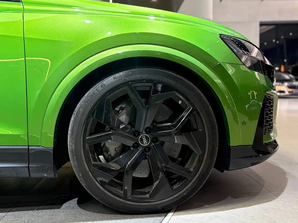 Audi RS Q8 фото 8