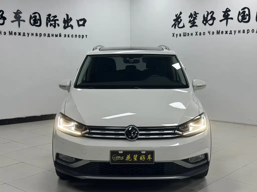 Volkswagen Touran фото 2