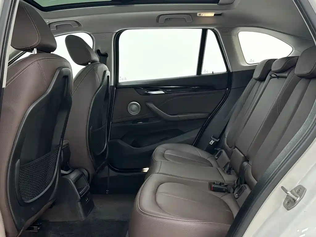 BMW X1 фото 7
