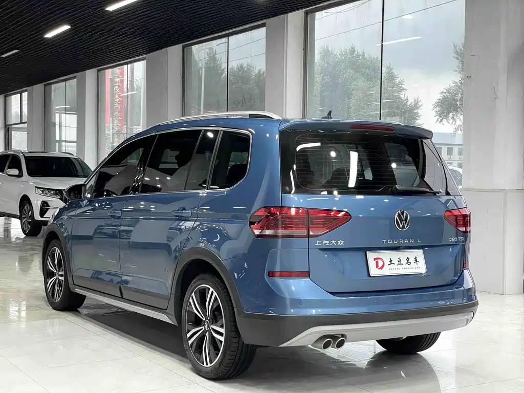 Volkswagen Touran фото 6