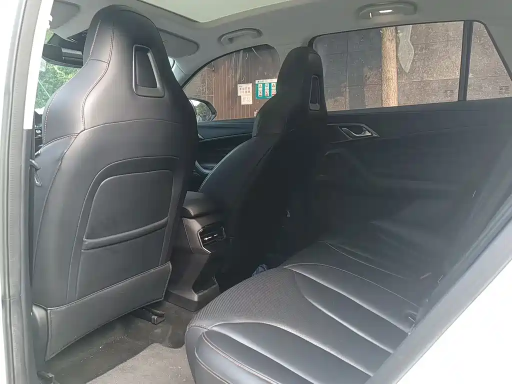 Roewe RX5 фото 6