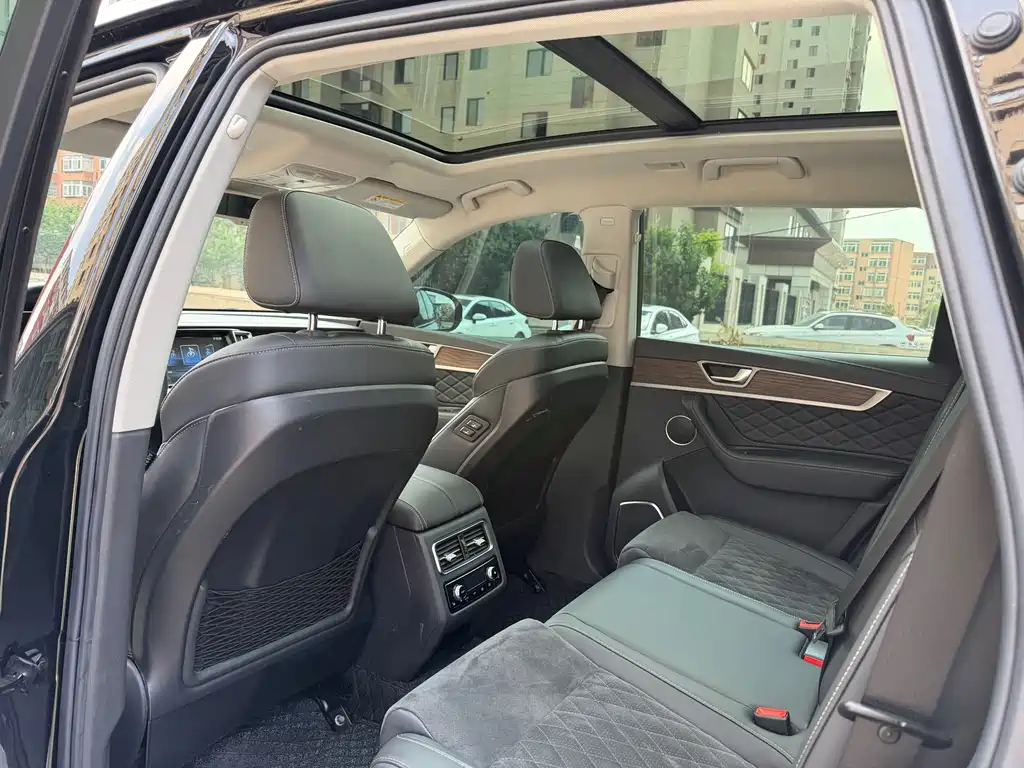 Hongqi HS7 фото 5