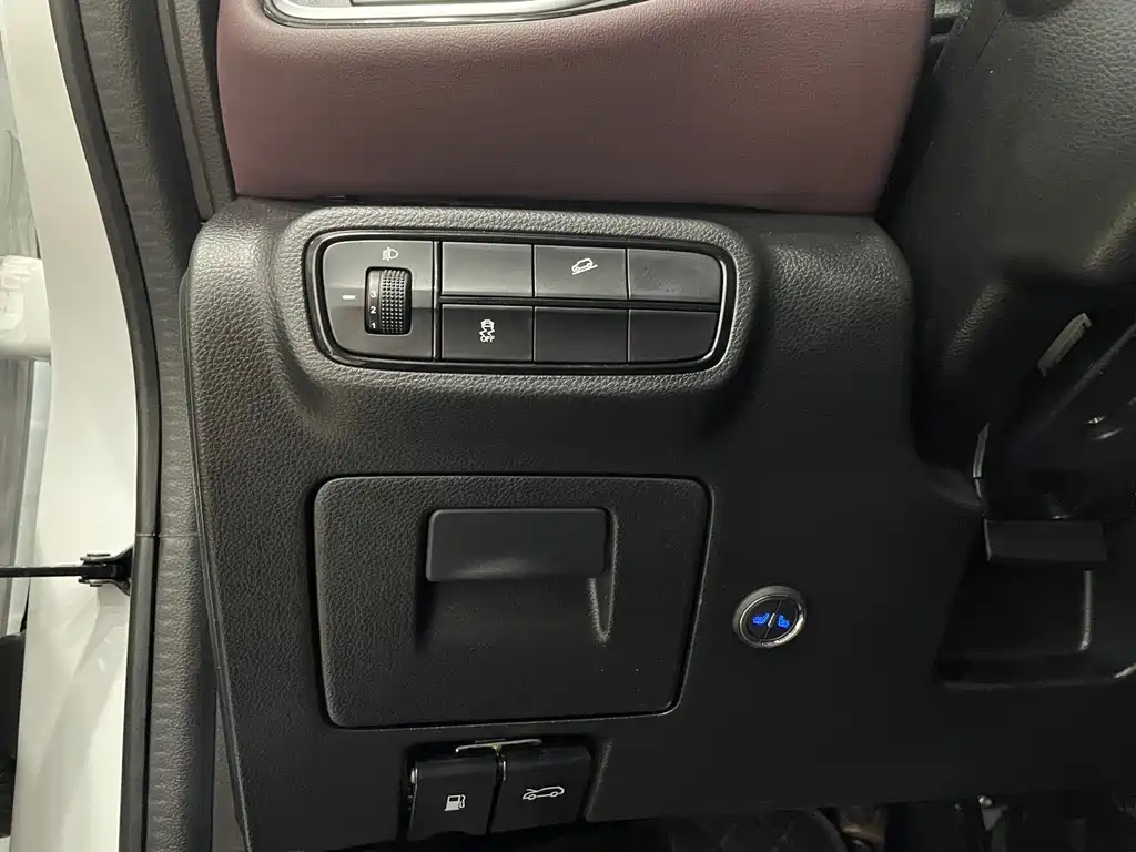 GAC Trumpchi M6 фото 6