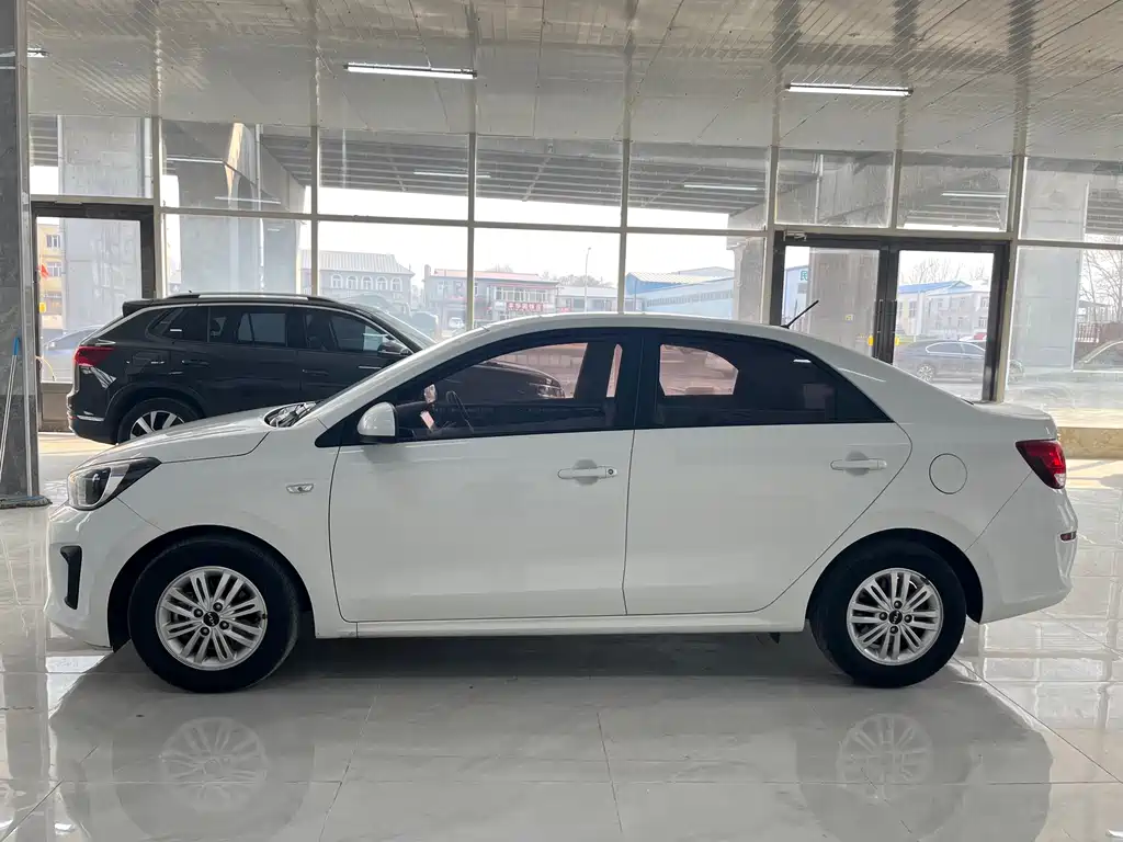 Kia Pegas фото 3