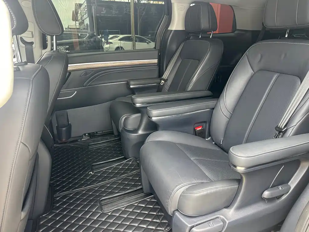 GAC Trumpchi M8 фото 6