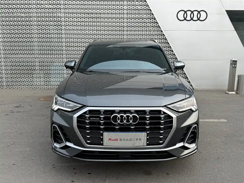 Audi Q3 фото 2