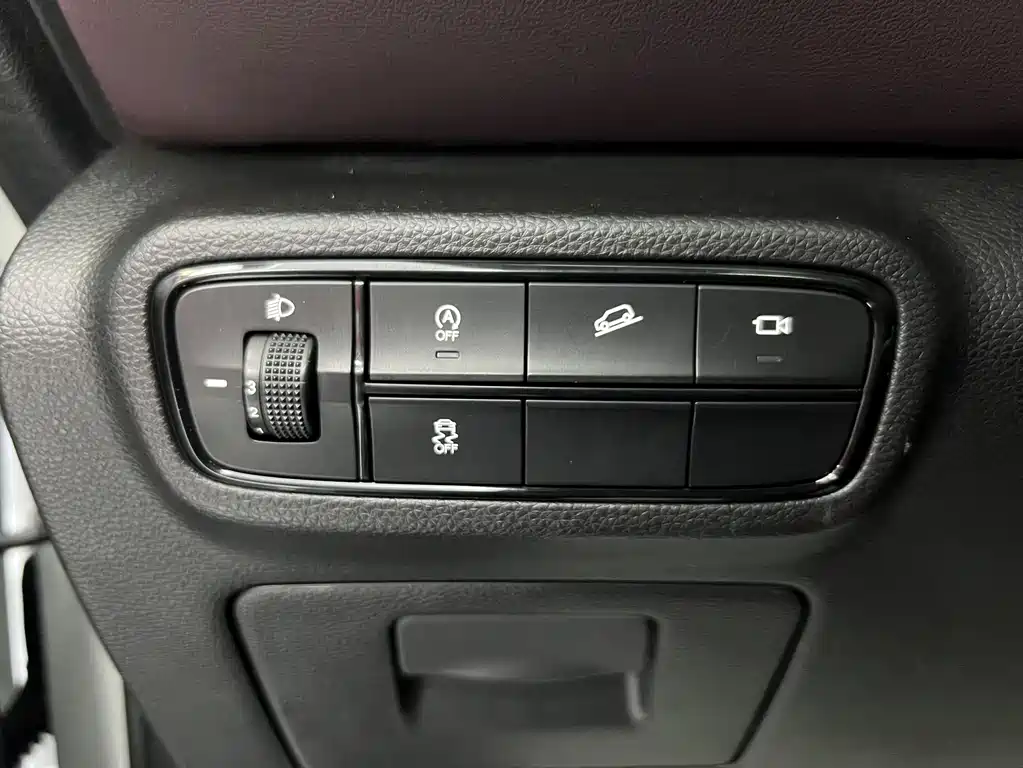 GAC Trumpchi M6 фото 11