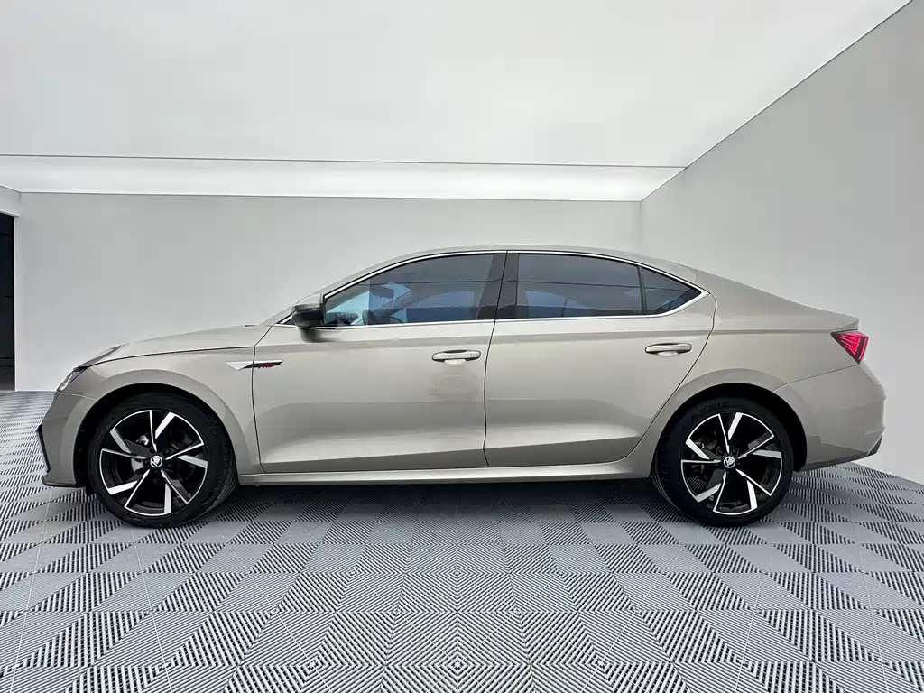 Skoda Octavia фото 8