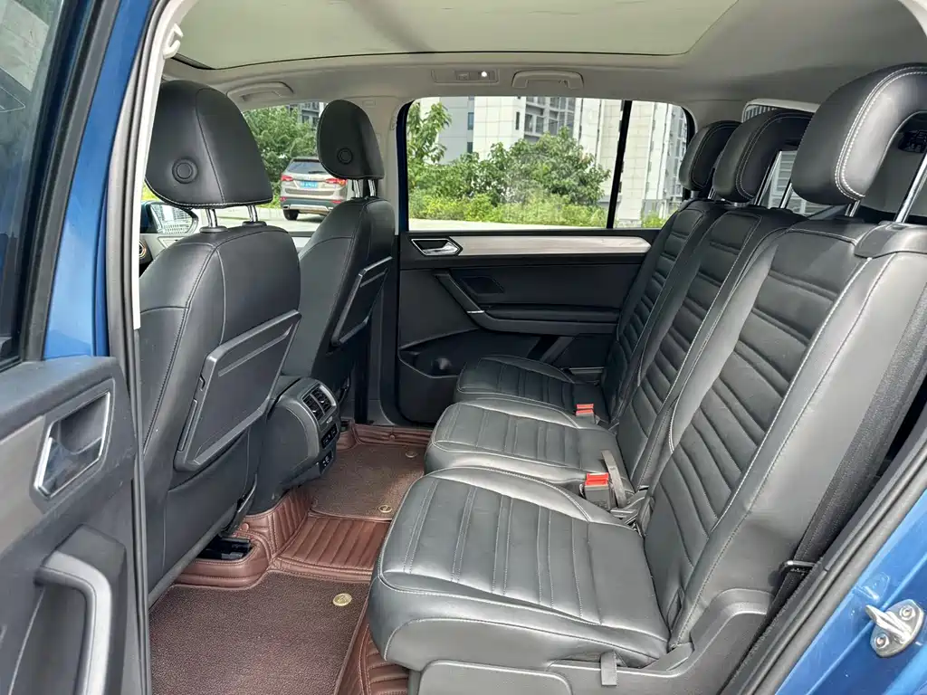 Volkswagen Touran фото 10