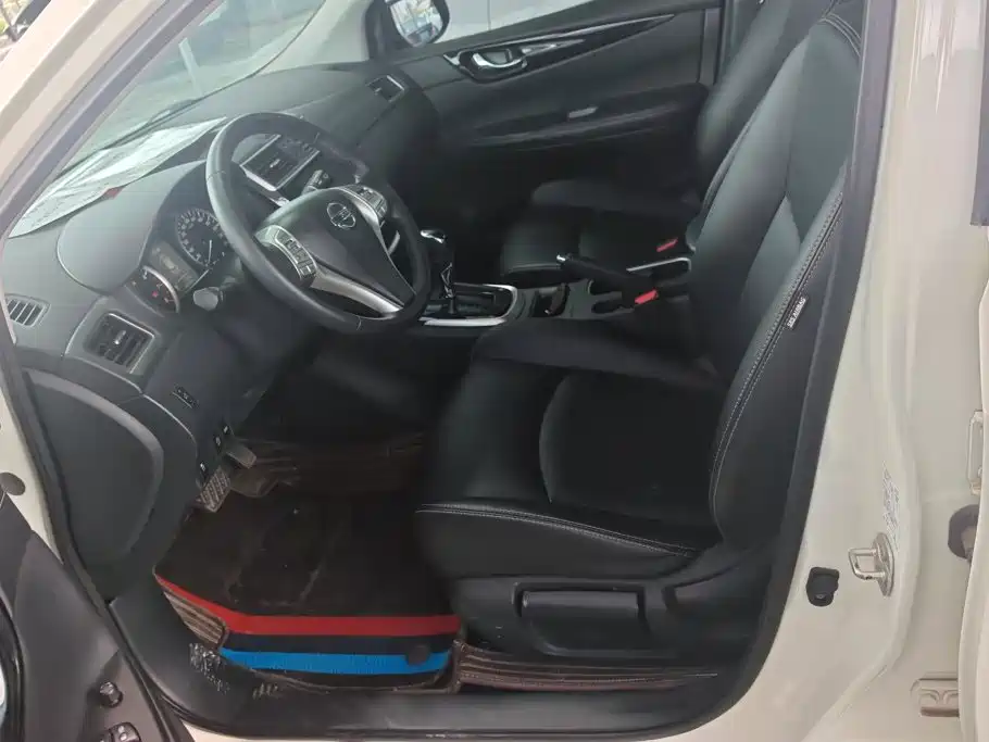 Nissan TIIDA фото 9