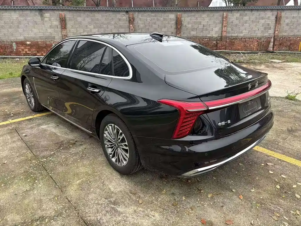 Hongqi H5 фото 7