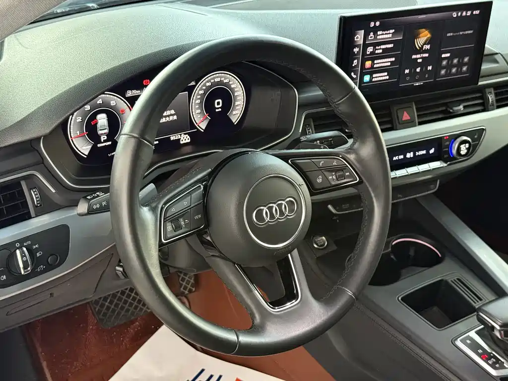 Audi A4L фото 8