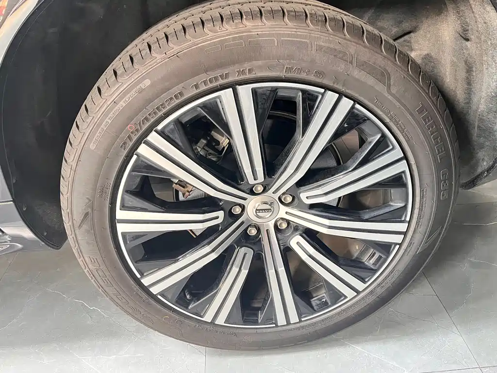 Volvo XC90 фото 4