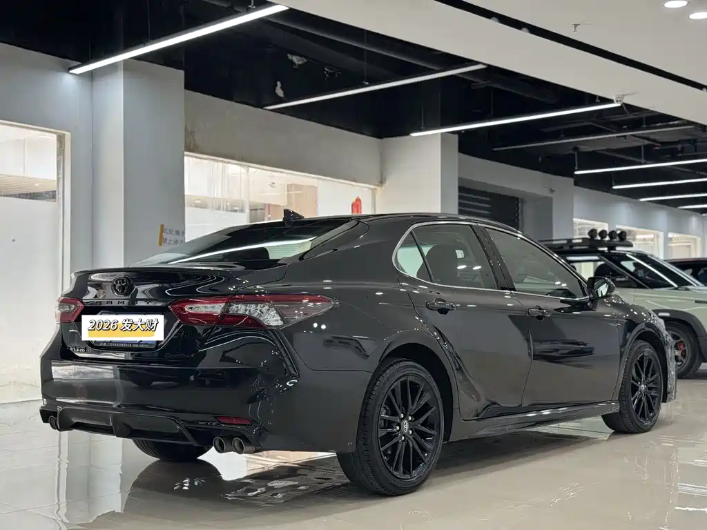 Toyota Camry фото 4
