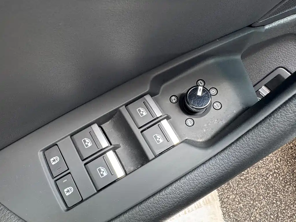 Audi A6L фото 8