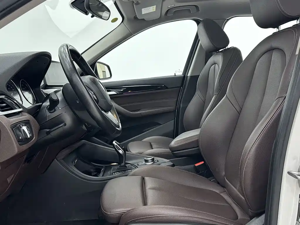 BMW X1 фото 9
