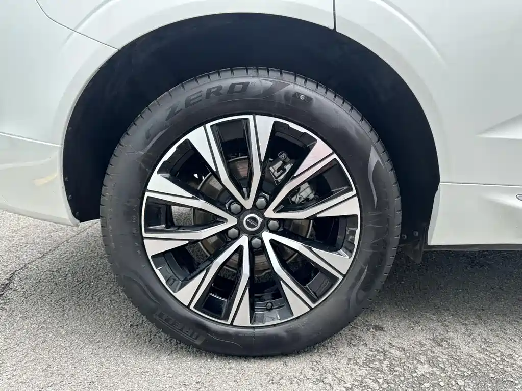 Volvo XC60 фото 6