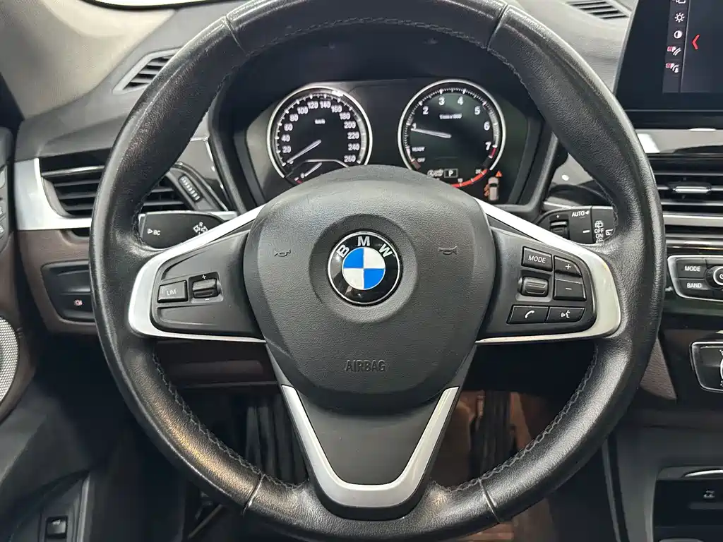 BMW X1 фото 11