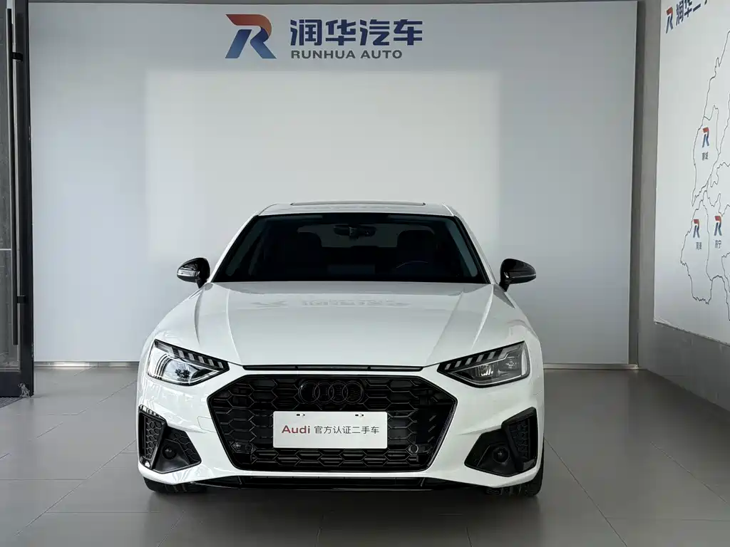 Audi A4L фото 2