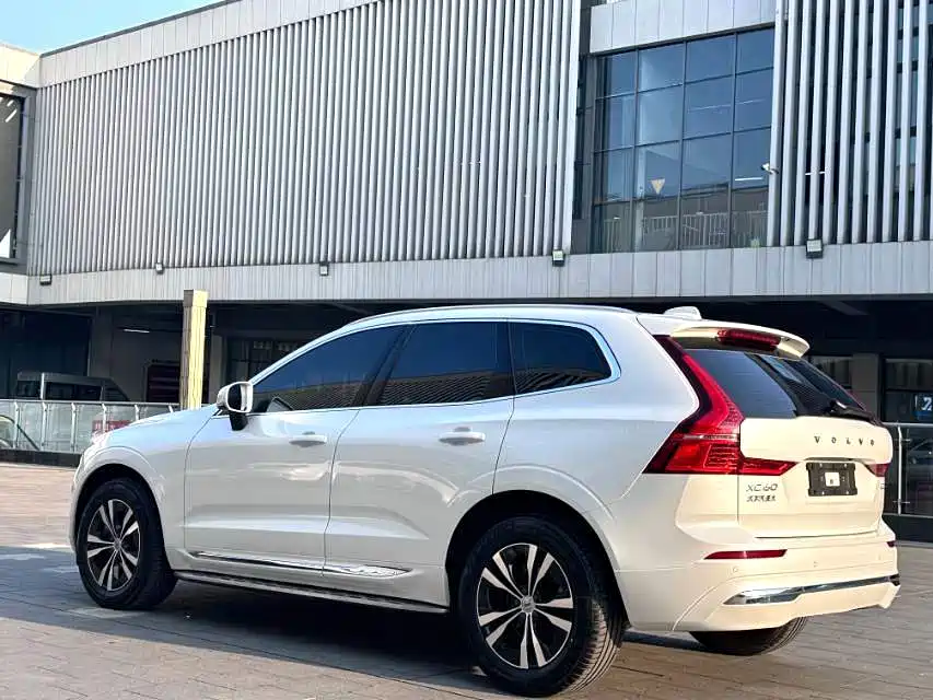 Volvo XC60 фото 8