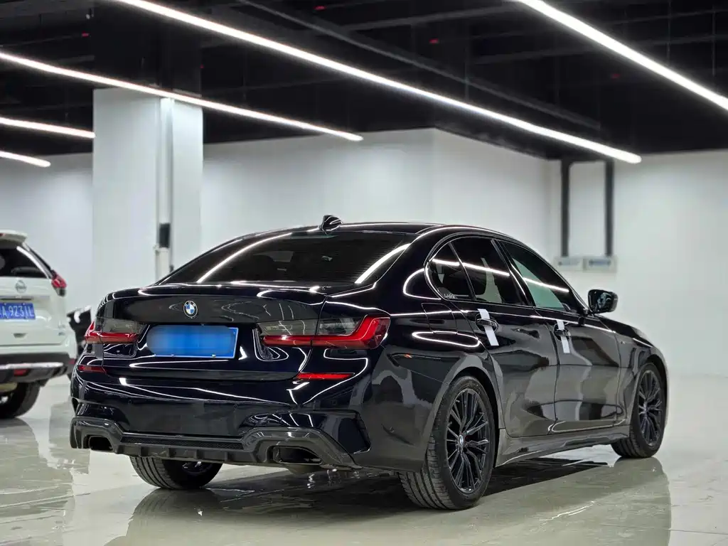 BMW 3 Series фото 9