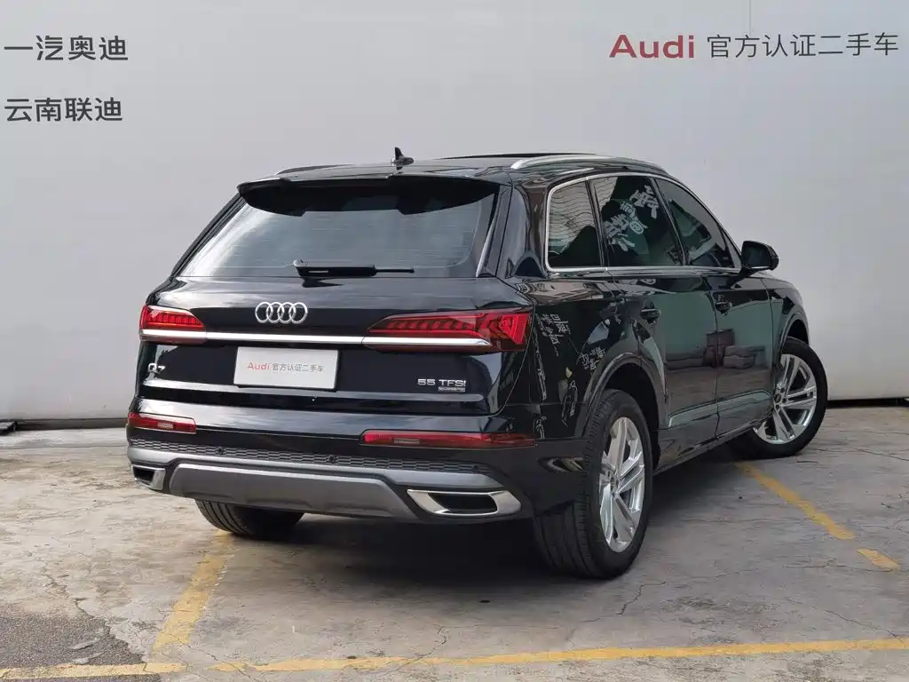 Audi Q7 фото 5