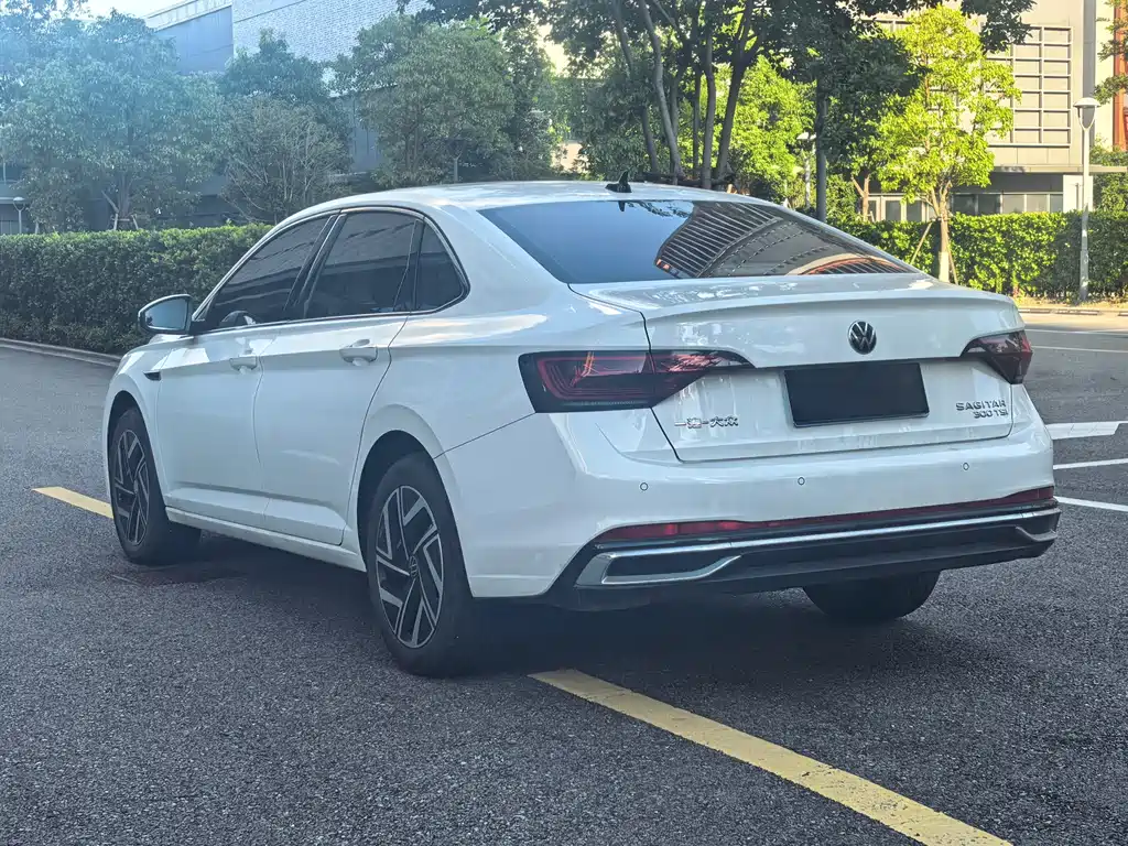 Volkswagen Sagitar фото 6