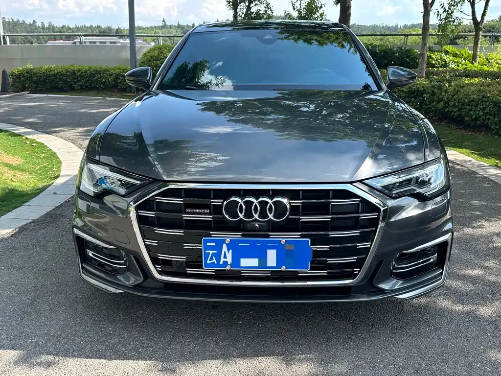 Audi A6L фото 2
