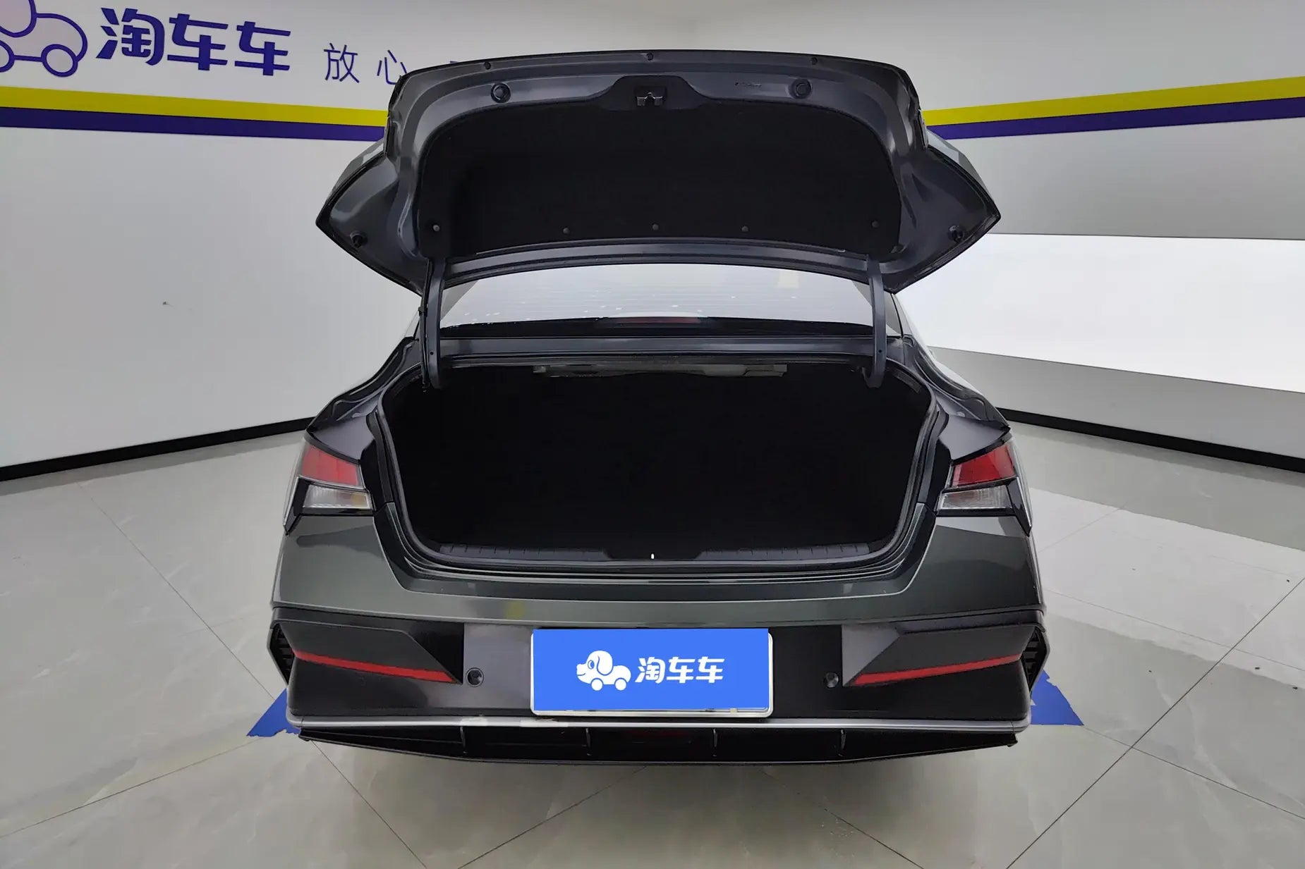 Hyundai Elantra 1.5L CVT фото 5