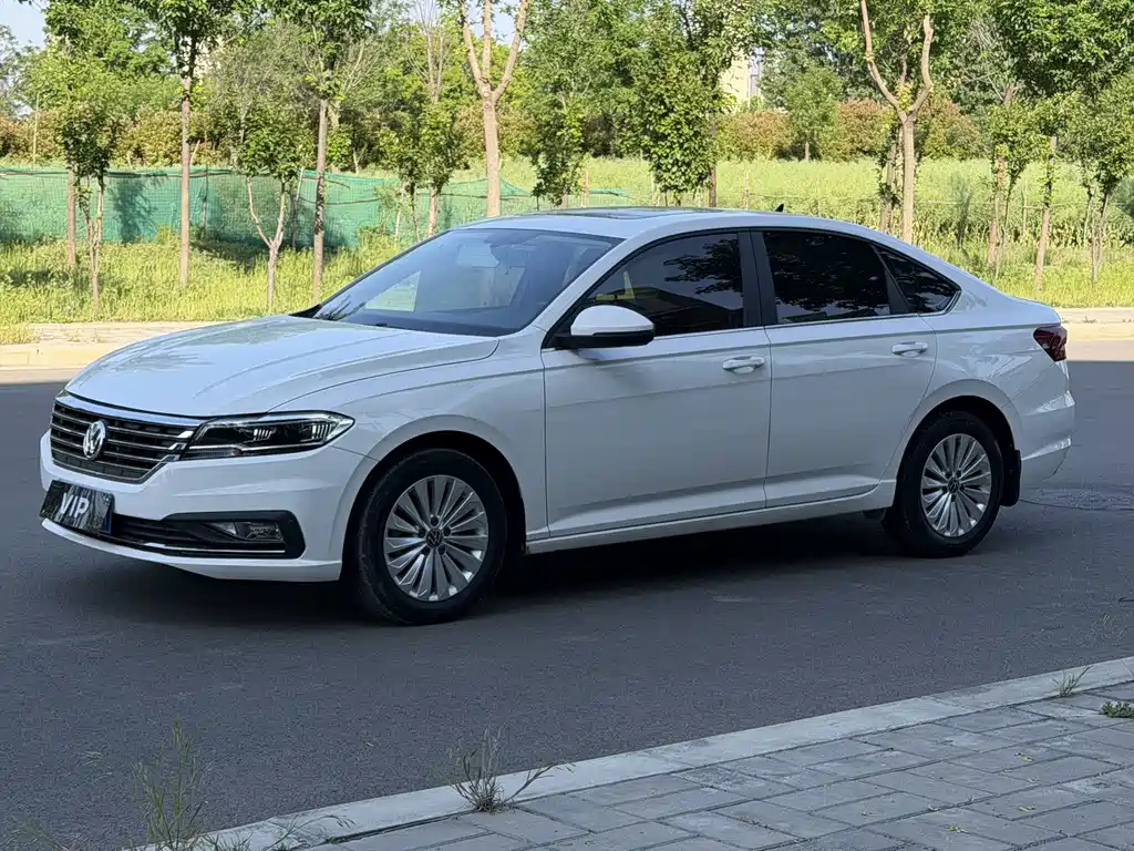 Volkswagen Lavida 2022 — фото автомобиля