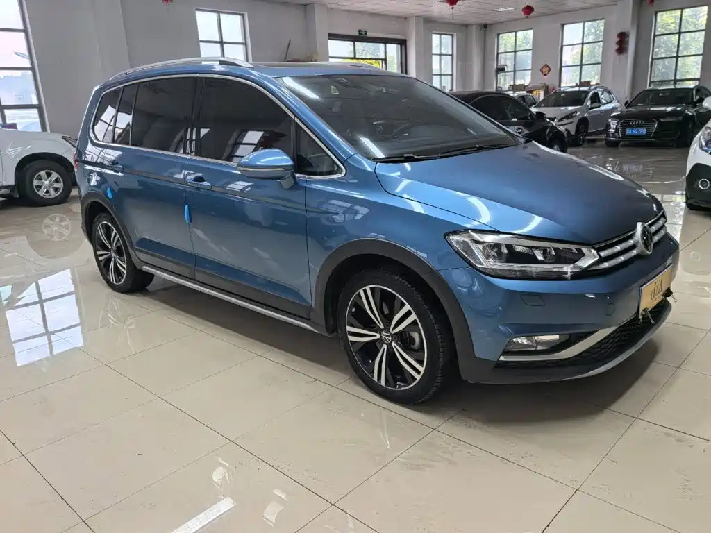 Volkswagen Touran фото 3