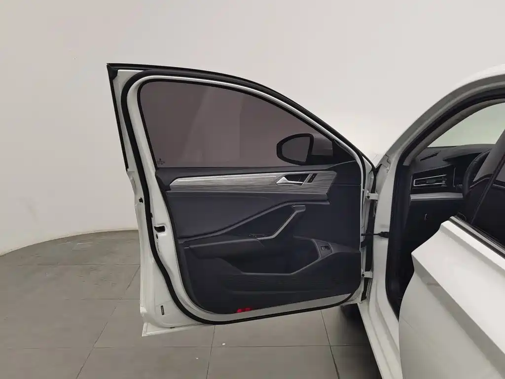 Volkswagen Sagitar фото 8
