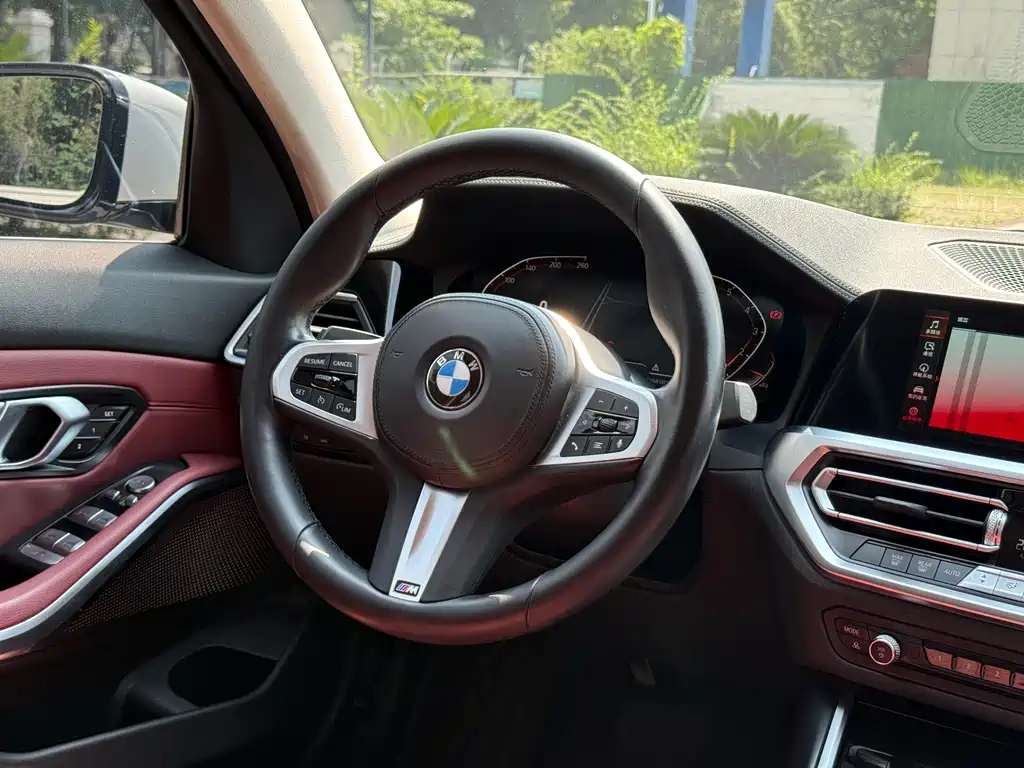 BMW 3 Series фото 10