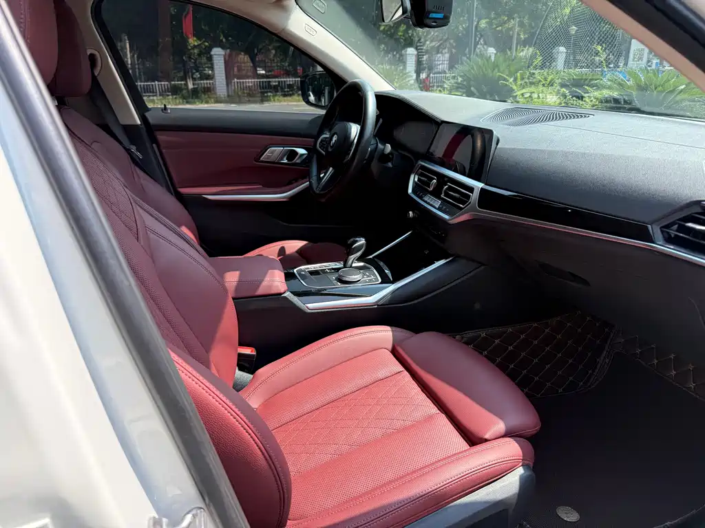 BMW 3 Series фото 11