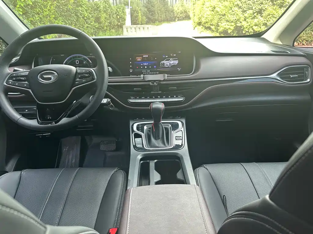 GAC Trumpchi M6 фото 6