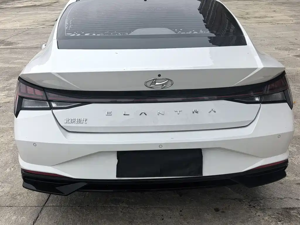 Hyundai Elantra фото 8