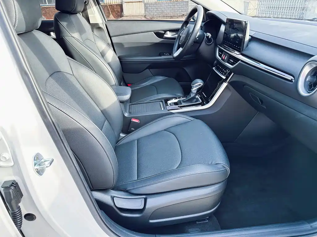 Kia K3 фото 10