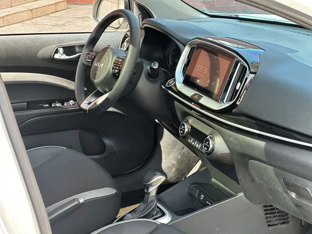 Kia KX1 фото 10