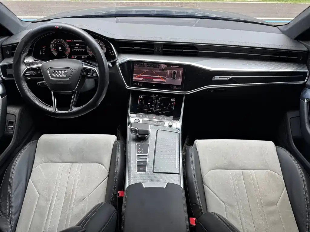 Audi A6L фото 9