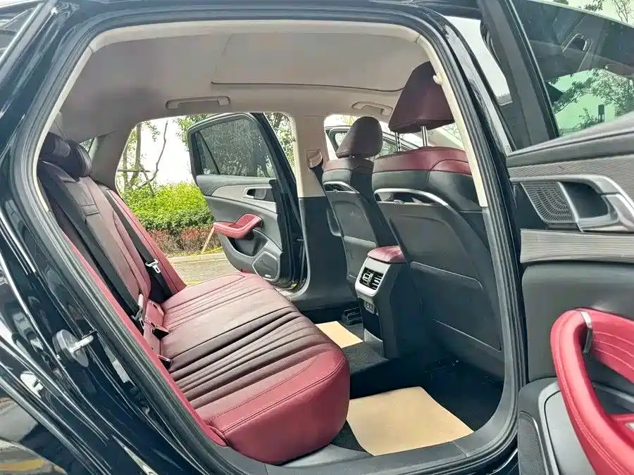 Hongqi H5 фото 7