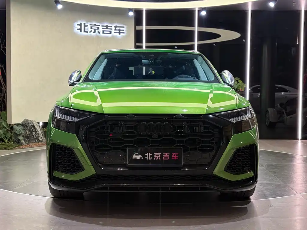 Audi RS Q8 фото 2