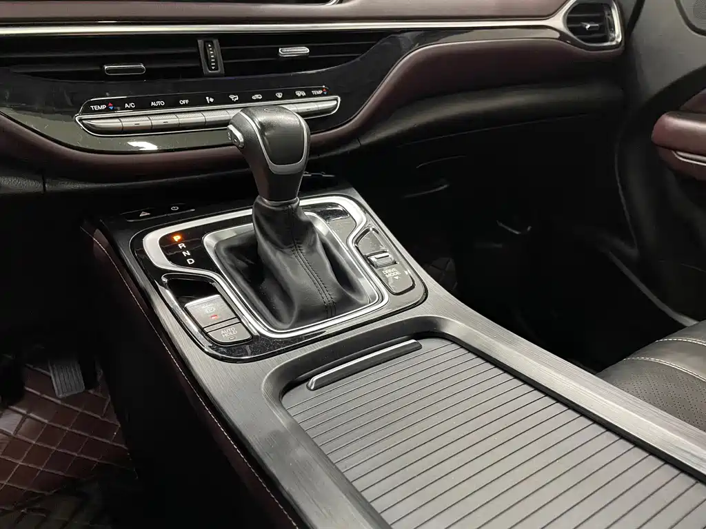 GAC Trumpchi M6 фото 7